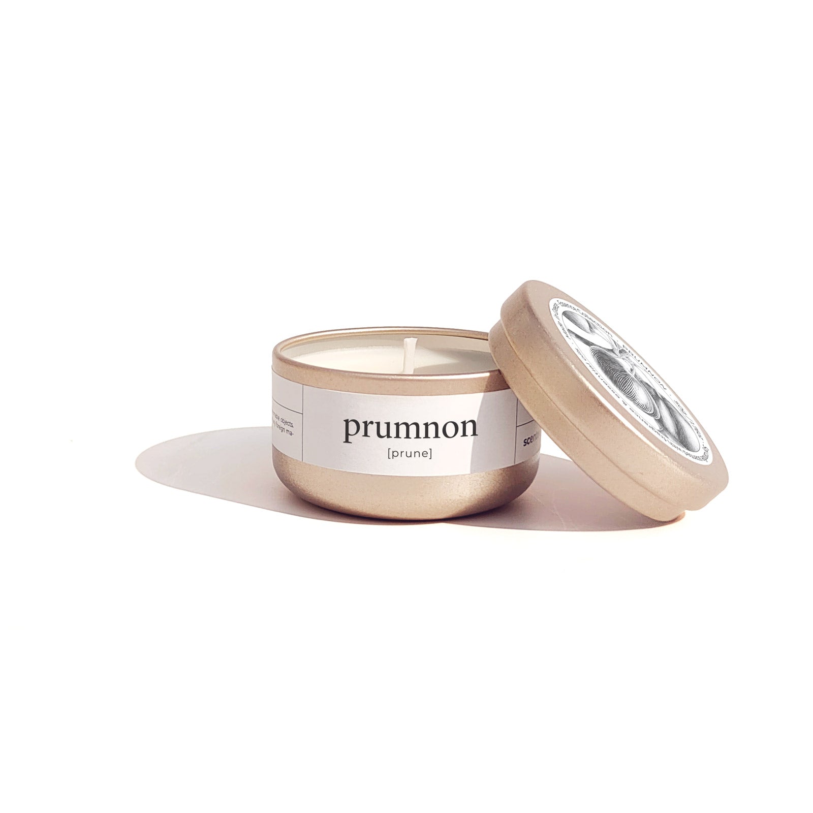 Compact and elegant candle packing, ideal companion for your travels or for the office. 